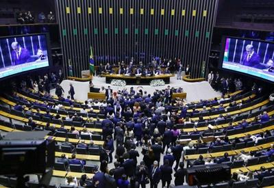 Câmara vota nesta terça (18) propostas sobre saúde, meio ambiente, direitos trabalhistas e IA
