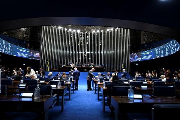 Imagem da notícia:  Apoio à PEC das horas trabalhadas chega a 40 senadores
