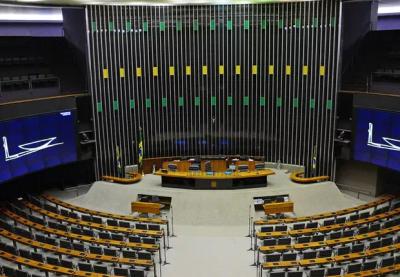 Corte de gastos: brecha para supersalários e trava para proteger emendas, veja o que deputados incluíram