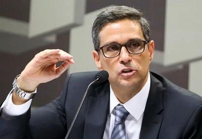 Pix por aproximação deve começar na próxima semana, diz Campos Neto