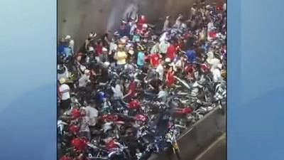 Polícia apreende 15 motos durante "rolezinho de Natal" em Cuiabá