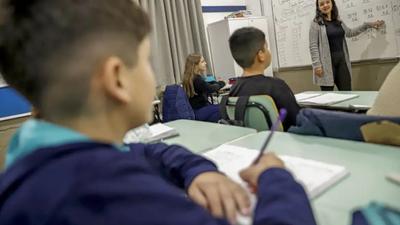 Reprovação no ensino médio público cai 62% em três anos