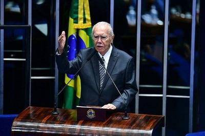 José Sarney é homenageado no Senado pelos 40 anos da redemocratização