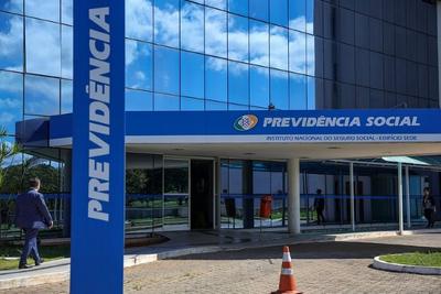 INSS notifica 4 milhões de beneficiários para fazer prova de vida