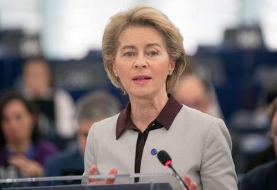 União Europeia fala em dar chance a negociações e suspende resposta a taxação de Trump por 90 dias