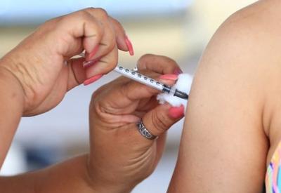 Vacinas contra covid-19 podem ajudar no tratamento de câncer? Estudo diz que sim