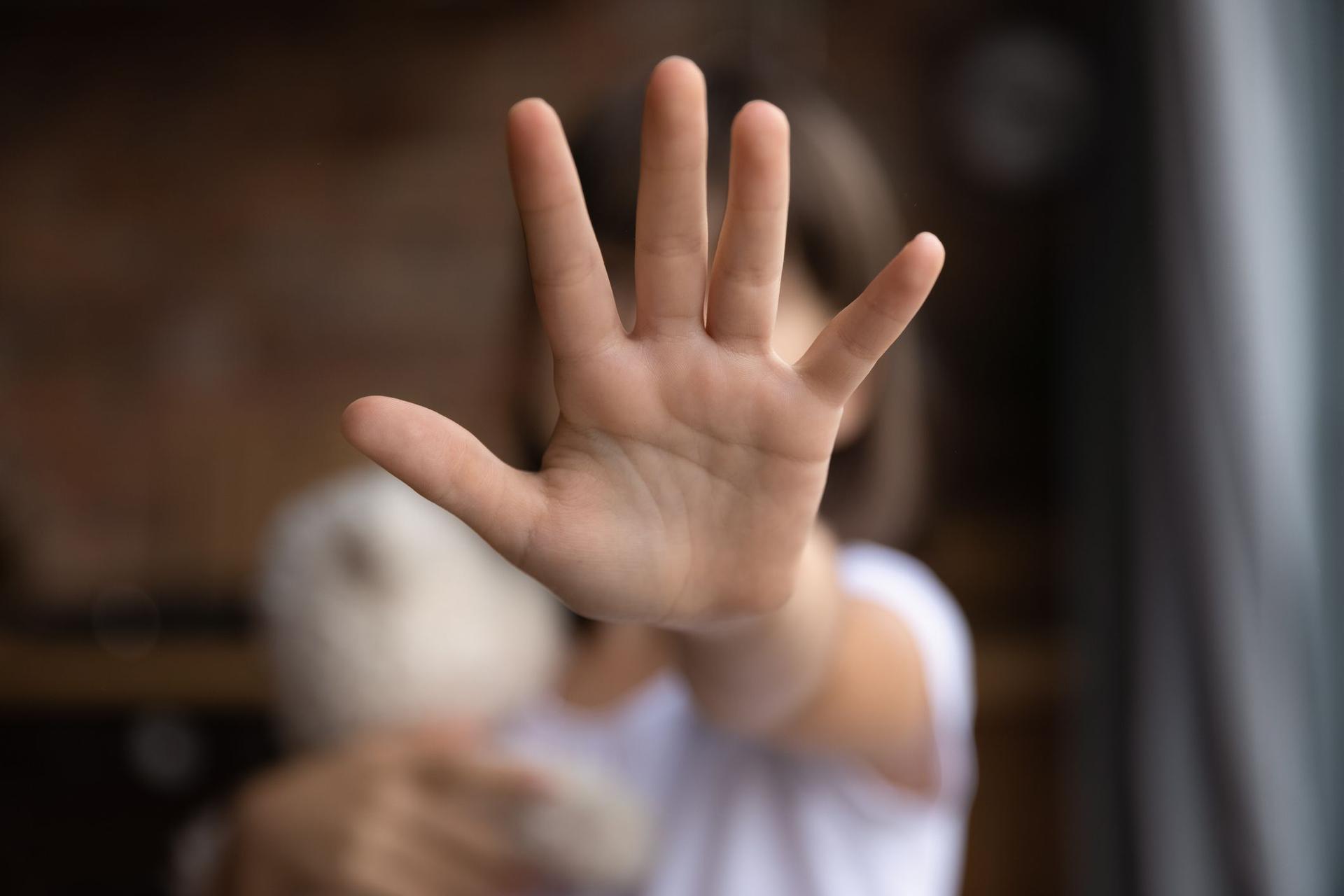 Polícia de Goiás investiga falsos conselheiros tutelares que tentaram levar bebês de famílias