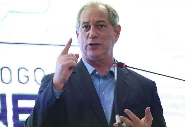 Imagem da noticia Ciro Gomes entra com notícia-crime contra Bolsonaro no STF