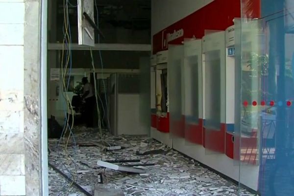 Imagem da noticia Agência bancária é atacada por criminosos em Santos