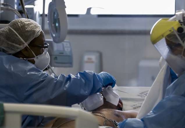 Imagem da noticia Brasil registra mais de 25 mil casos de covid-19 nesta sexta-fera