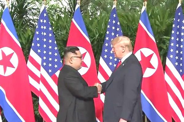 Imagem da noticia Especialistas olham com cautela encontro entre Trump e Kim Jong-un