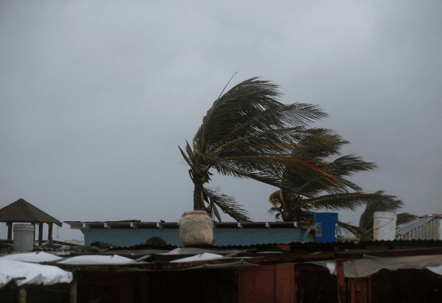 Imagem da noticia Furacão Melissa atinge a Jamaica com ventos recordes e acende alerta máximo no Caribe