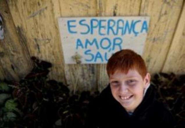 Imagem da noticia Menino de 11 arrecada dinheiro vendendo latinhas para ajudar hospital