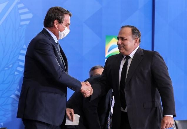 Imagem da noticia "Um manda e o outro obedece", diz Pazuello, ao lado de Bolsonaro