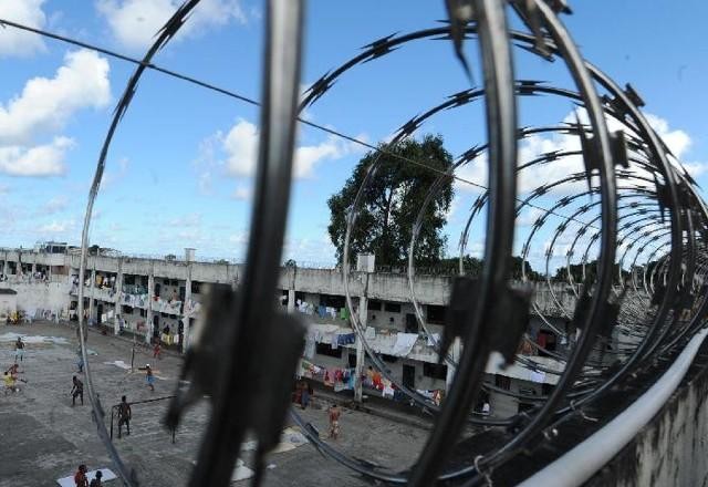 Imagem da noticia Ministro da Justiça anuncia construção de muralha ao redor de presídios federais