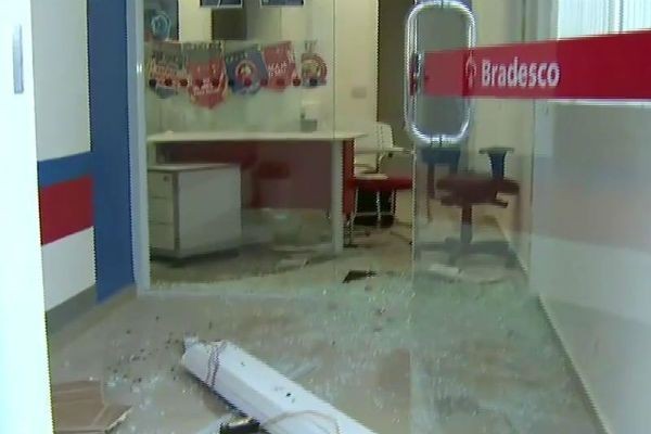Imagem da noticia Quadrilha causa pânico ao tentar assaltar banco na Grande São Paulo