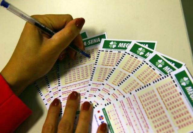 Imagem da noticia Aposta simples fatura sozinha prêmio de R$ 43,2 milhões da Mega-Sena