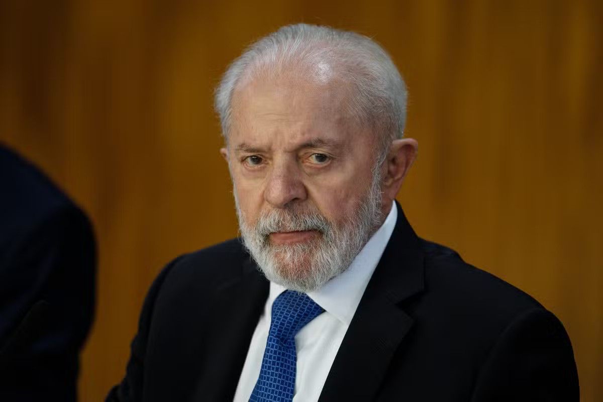 Imagem da noticia "Muito triste que um general quatro estrelas queria dar golpe", diz Lula sobre Braga Netto