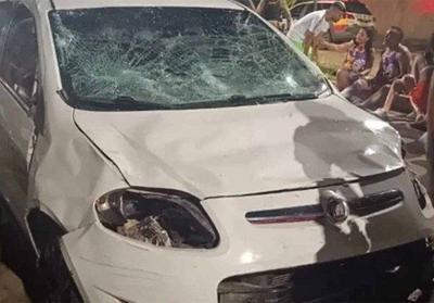 Motorista bêbado invade bloco de carnaval e deixa 30 feridos em Minas Gerais Motorista bêbado invade bloco de carnaval e deixa 30 feridos em Minas Gerais