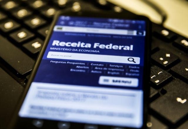 Imagem da noticia Receita Federal faz alerta de novo golpe sobre restituição de imposto