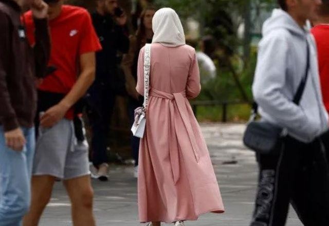 Imagem da noticia Tribunal francês rejeita recurso e fica a favor de proibição de abayas nas escolas