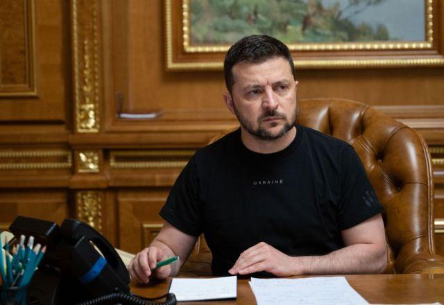 Zelensky demite chefe do Departamento de Proteção após descobrir plano de assassinato Zelensky demite chefe do Departamento de Proteção após descobrir plano de assassinato