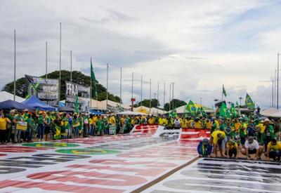 Lindbergh Farias defende que acampamentos sejam desmontados até a posse Lindbergh Farias defende que acampamentos sejam desmontados até a posse