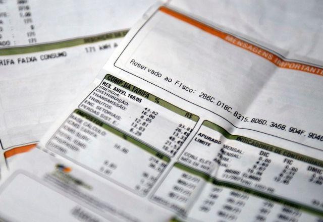 Imagem da noticia Endividamento e inadimplência atingem maior percentual em 12 anos