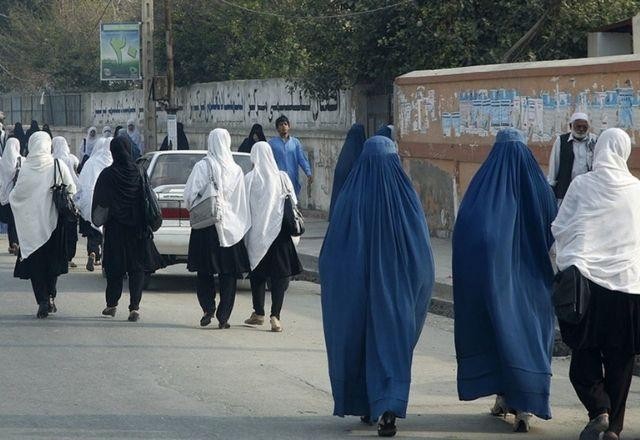 Imagem da noticia Conselho da ONU exige que Talibã suspenda decretos que oprimem direito das mulheres