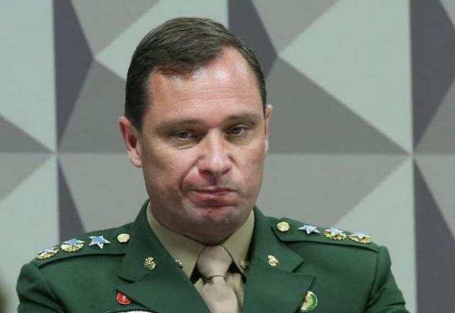 Imagem da noticia CPMI do 8 de janeiro aciona justiça contra silêncio de Mauro Cid