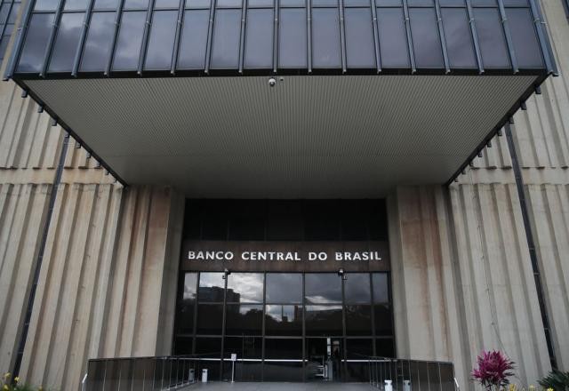 Imagem da noticia Servidores do Banco Central iniciam greve por 24 horas