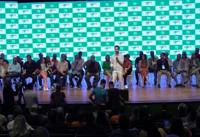 Janones é oficializado candidato à Presidência da República pelo Avante Janones é oficializado candidato à Presidência da República pelo Avante