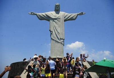 Gastos de estrangeiros no Brasil cresce 84% nos primeiros sete meses do ano Gastos de estrangeiros no Brasil cresce 84% nos primeiros sete meses do ano