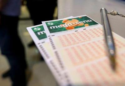 Mega-Sena sorteia prêmio de R$ 3 milhões nesta 4ª feira Mega-Sena sorteia prêmio de R$ 3 milhões nesta 4ª feira