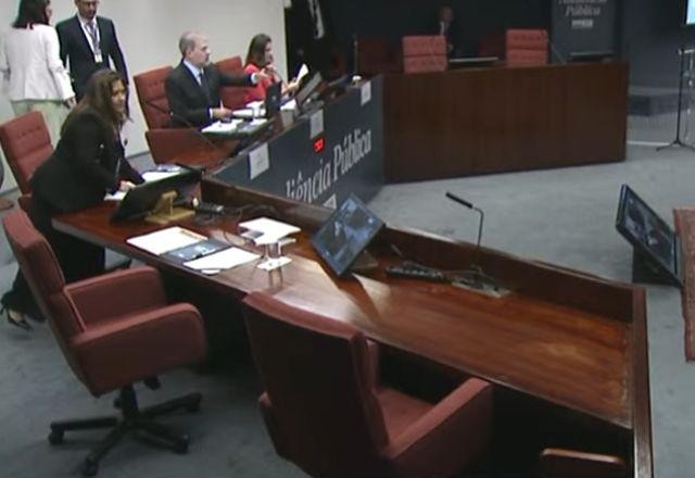 Imagem da noticia AO VIVO: Segundo dia de audiência pública sobre o Marco Civil da Internet
