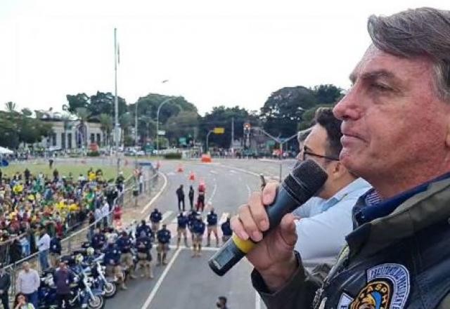 Imagem da noticia Bolsonaro volta a citar falso estudo do TCU e chama Doria de "ditador"