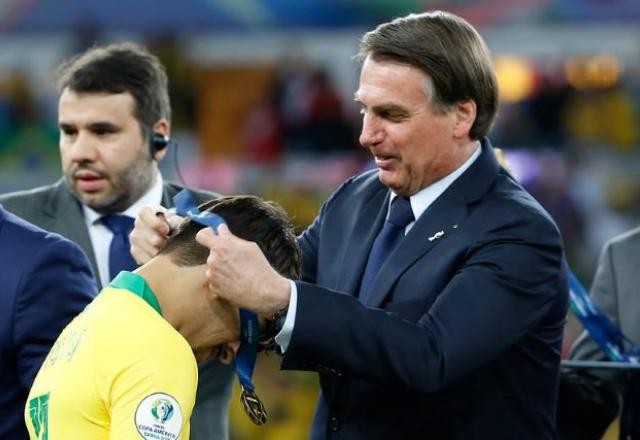 Imagem da noticia Bolsonaro diz que Copa América será disputada em três estados e no DF