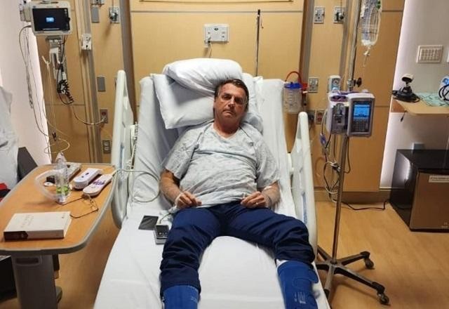 Imagem da noticia Bolsonaro recebe visita de médico para decidir sobre volta ao Brasil