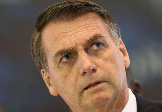 Bolsonaro revoga MP que permitia a Weintraub escolher reitores temporários Bolsonaro revoga MP que permitia a Weintraub escolher reitores temporários