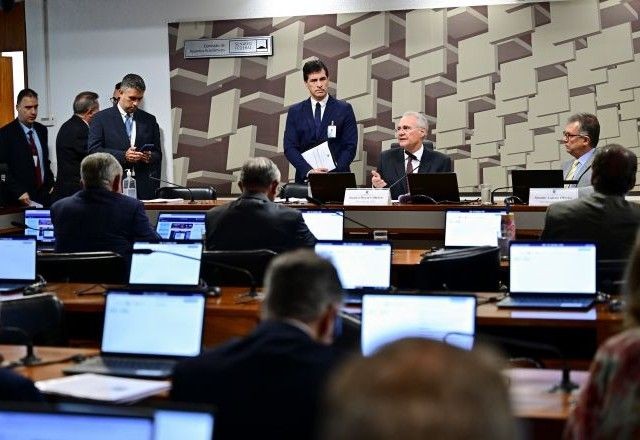 Imagem da noticia Comissão do Senado adia votação de projeto que eleva tributação sobre bets e fintechs