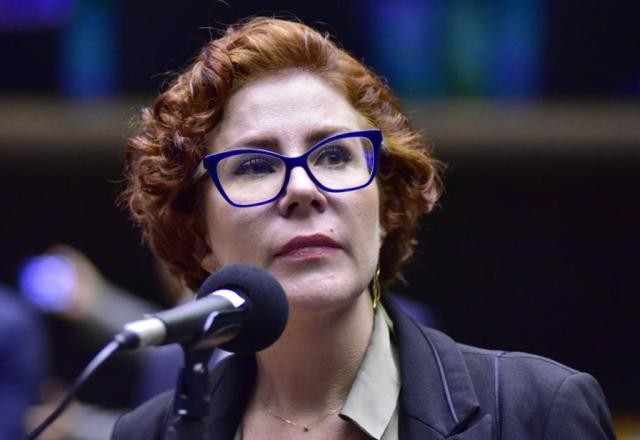 Imagem da noticia Zambelli diz ter sido alvo de calúnia e apresenta notícia-crime contra hacker