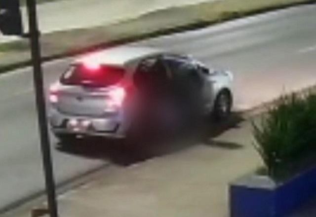Imagem da noticia Criminosos abandonam corpo de homem no meio da rua