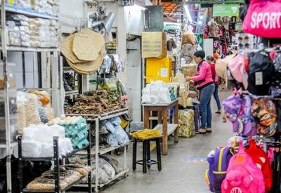 Comércio varejista do DF terá quase 4 mil vagas temporárias durante Black Friday e festas de fim de ano Comércio varejista do DF terá quase 4 mil vagas temporárias durante Black Friday e festas de fim de ano