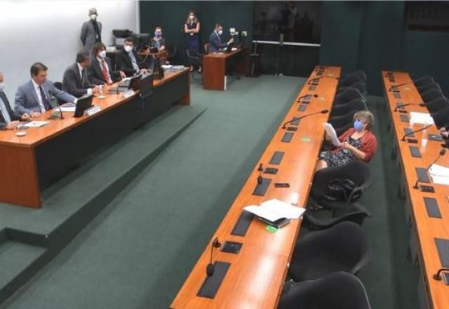 Imagem da noticia Reforma administrativa deve ser aprovada na comissão especial por 27 votos