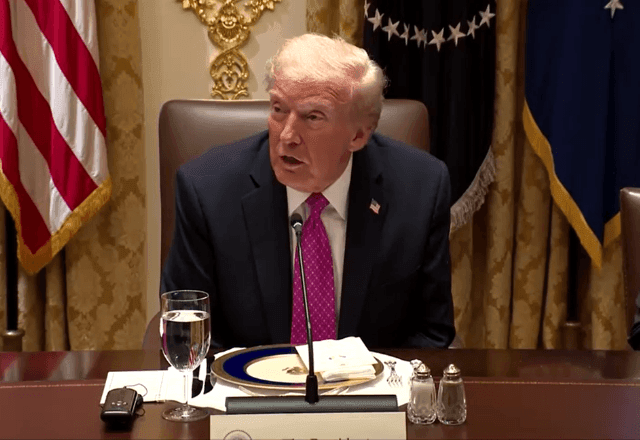 Imagem da noticia Trump ameaça taxar a China em 155% a partir de novembro caso não haja acordo comercial
