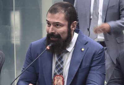 Secretário do RJ sugere que criminosos tenham decapitado corpo: 'Quem disse que foi a polícia?' Secretário do RJ sugere que criminosos tenham decapitado corpo: 'Quem disse que foi a polícia?'