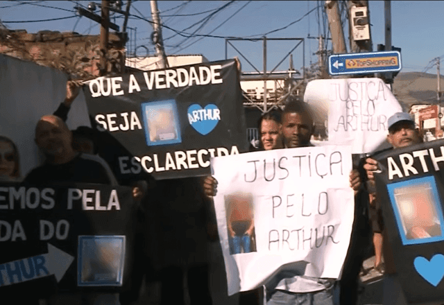 Menino é entubado em estado grave após comer bolo no RJ Menino é entubado em estado grave após comer bolo no RJ