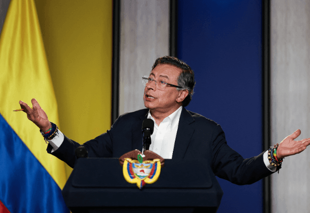 Imagem da noticia Presidente da Colômbia chama megaoperação no Rio de 'barbárie'