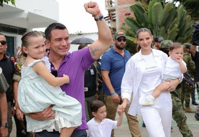 Daniel Noboa é reeleito presidente do Equador com 55,8% dos votos  Daniel Noboa é reeleito presidente do Equador com 55,8% dos votos