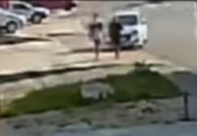 Dois adolescentes são atropelados por motorista embriagado em SP  Dois adolescentes são atropelados por motorista embriagado em SP